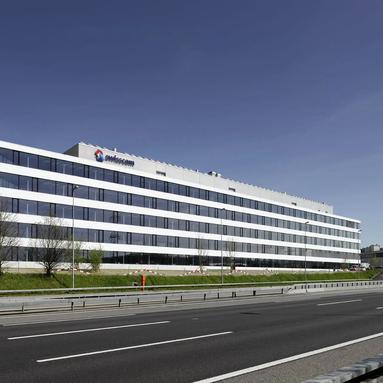 Teppichreinigung Referenz – Swisscom Ittigen